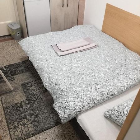 Mini Studio - One Traveler Appartement Belgrado Buitenkant foto