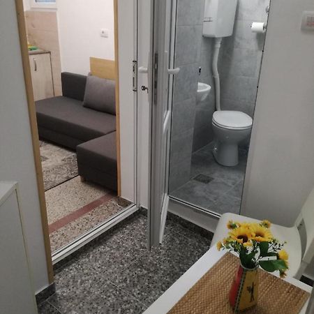 Mini Studio - One Traveler Appartement Belgrado Buitenkant foto